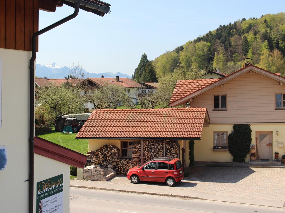 Gaestehaus Alpin - Inkl. Chiemgau-Karte Bergen  Exterior photo